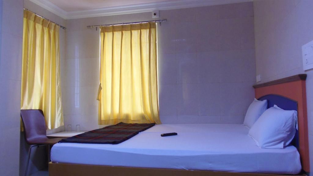Kvr Deluxe Residency Villa Тирупати Стая снимка