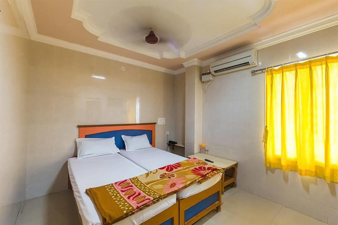 Kvr Deluxe Residency Villa Тирупати Екстериор снимка